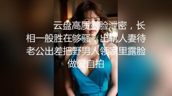 【角色扮演】艾米丽·贝尔 (Emily Belle) 穿着性感的角色扮演向您发起进攻。她想要你的鸡巴