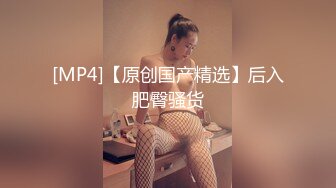 夜总会女厕偷拍肉丝美女 骚逼太痒,蹲着挠不过瘾站起来接着挠