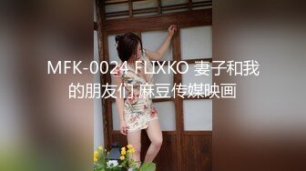 样子很淫骚的香港护士美眉家里没人带男友回很狭窄的闺房啪啪