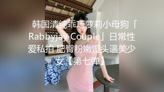 坦克少妇露脸道具自慰，吊钟奶子撅起屁股露出一个大黑鲍鱼，阴毛好多