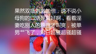 漂亮长发美女仔细的擦被自己污染的内裤